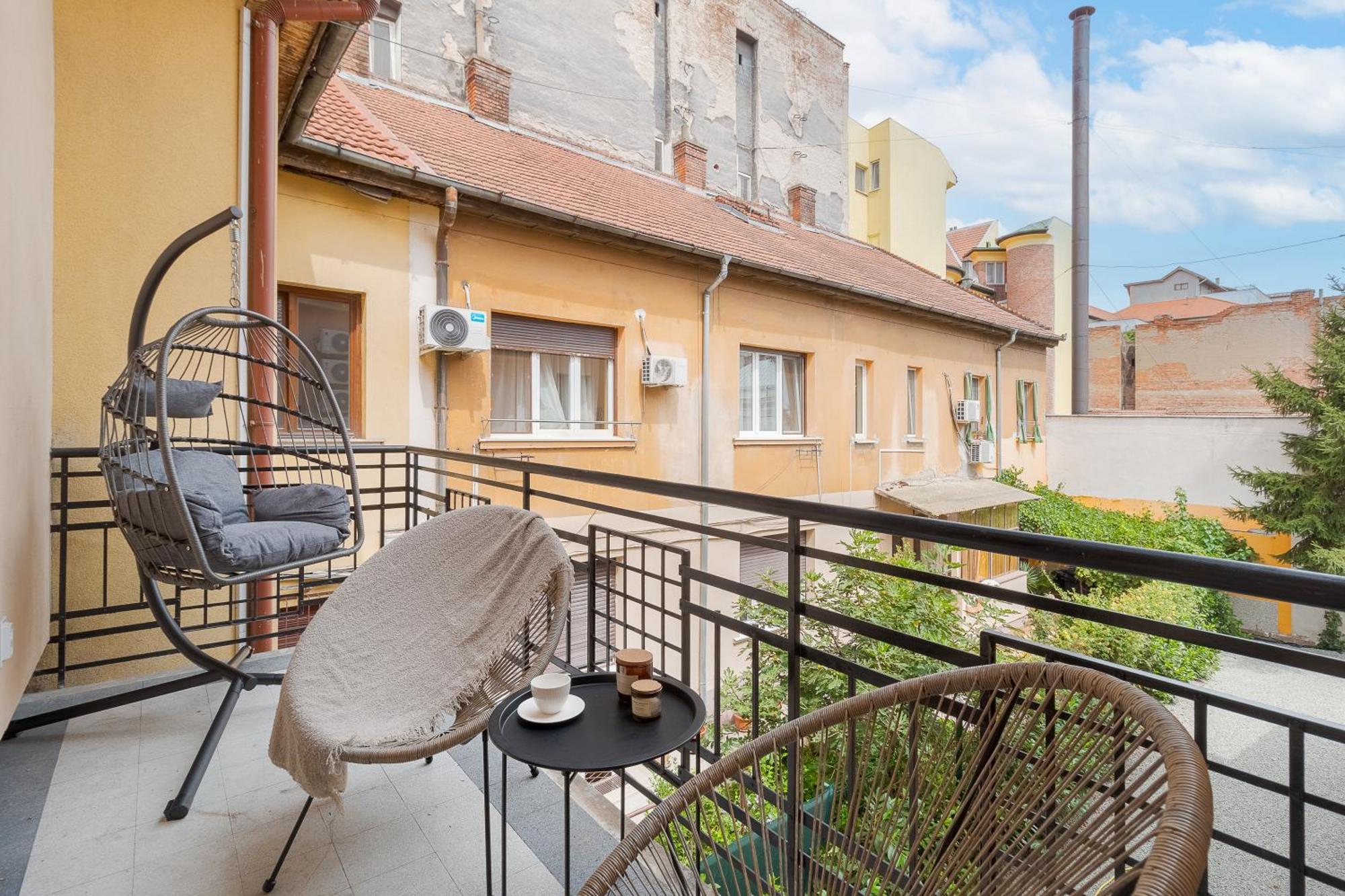 Oasis Rooms Oradea Εξωτερικό φωτογραφία